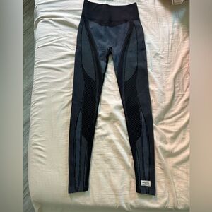 The Giving Moment sports leggings